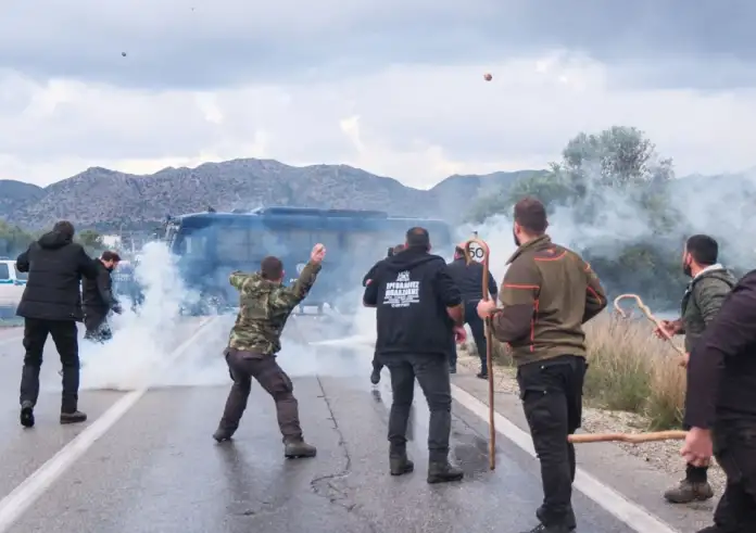 Κυβέρνηση – αγρότες: Η σύγκρουση κλιμακώνεται, ενώ εντείνονται οι εσωκομματικές αντιδράσεις στη Νέα Δημοκρατία