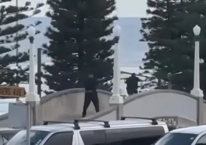 Σίδνεϊ: Τουλάχιστον 10 νεκροί από την ένοπλη επίθεση σε εκδήλωση για το Χανουκά