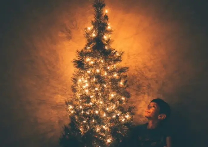 Γιατί η μοναξιά γίνεται πιο έντονη στις γιορτές