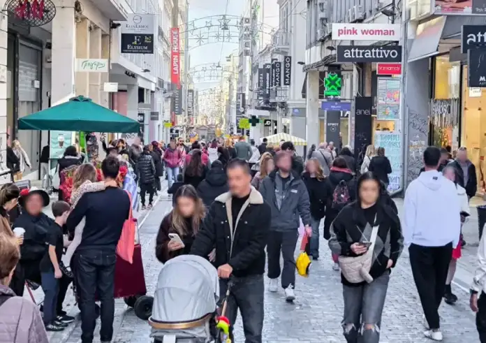 Παραμονή Χριστουγέννων: Μέχρι τι ώρα θα βρείτε ανοιχτά μαγαζιά, σούπερ μάρκετ και λαϊκές αγορές
