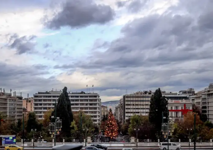 Καιρός: «Αφρικανική καταιγίδα» και χιόνια από την Τετάρτη – Ποιες περιοχές θα πληγούν περισσότερο