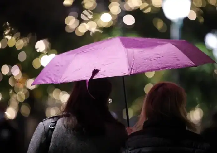 Χριστούγεννα με άστατο καιρό: Βροχές σε μεγάλο μέρος της χώρας – Πού αναμένονται χιόνια