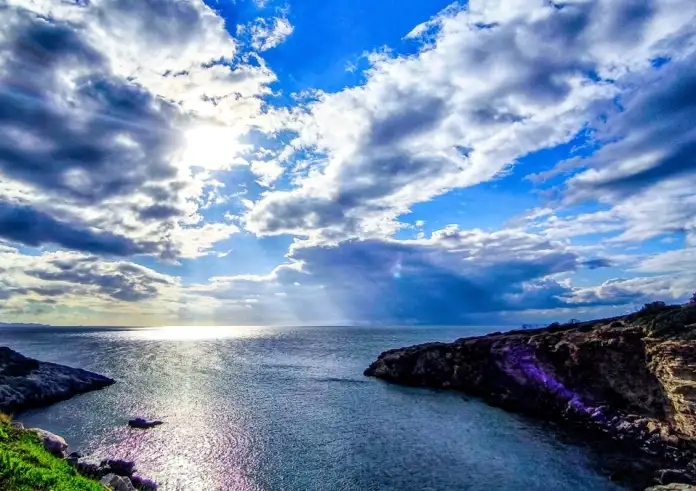 Πρωτοχρονιά χωρίς εκπλήξεις στον καιρό – Τι δείχνουν τα τελευταία δεδομένα για την αλλαγή του χρόνου