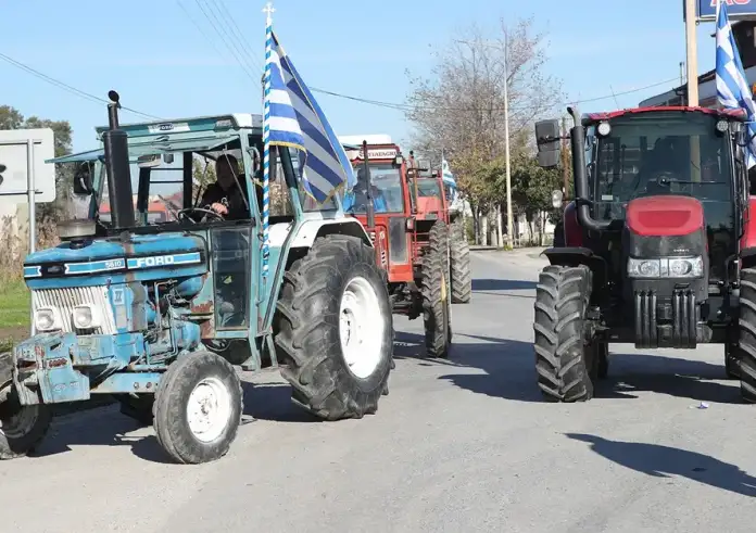 Σκληρή γραμμή από την κυβέρνηση για τα αγροτικά μπλόκα – Κλειστή επ' αόριστον η εθνική οδός Μαλγάρων