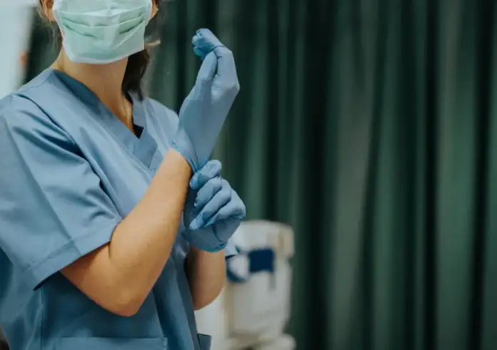 Νοσηλεύτρια κατάπιε κατά λάθος φάρμακο ασθενούς εξαιτίας της εξουθένωσης