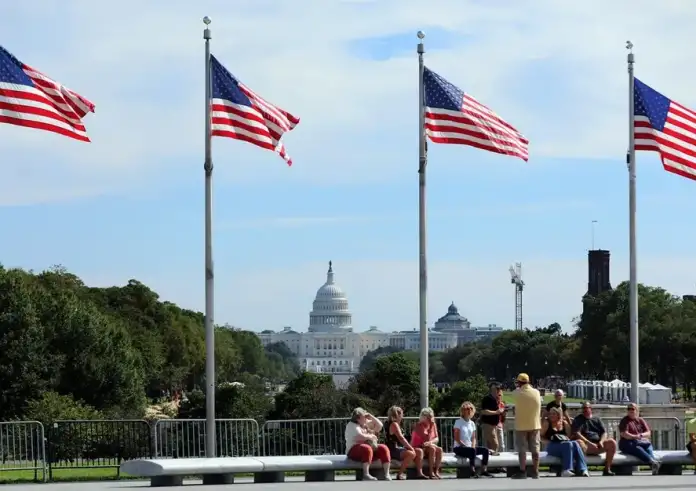 Αυστηροί κανόνες εισόδου στις ΗΠΑ: 5ετής έλεγχος social media για ταξιδιώτες από την Ελλάδα και άλλες χώρες
