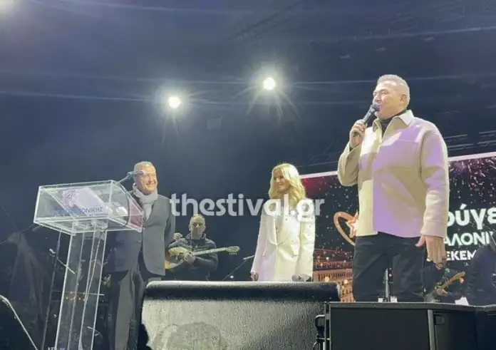 Θεσσαλονίκη: Η μικρή Ελένη στη σκηνή με τον Αντώνη Ρέμο και η ερώτηση που ξάφνιασε το κοινό