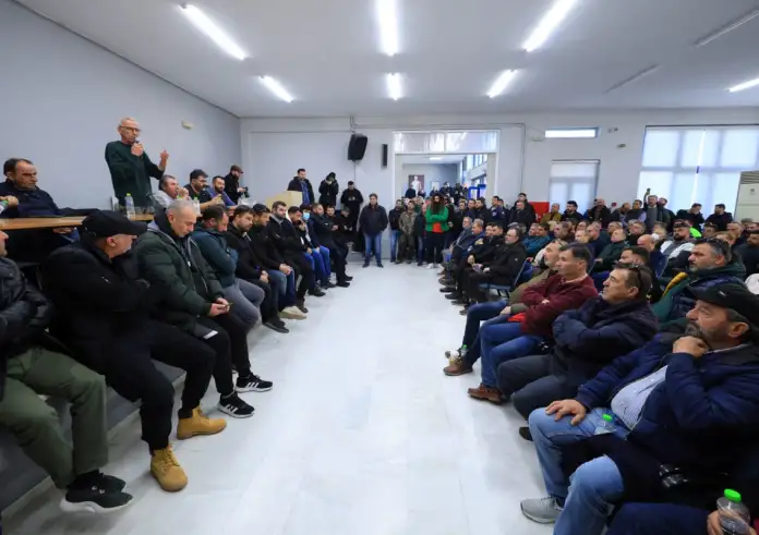 Εξελίξεις στα Μπλόκα: «Ναι» των αγροτών σε συνάντηση με Μητσοτάκη – Χωρίς συλλαλητήριο στην Αθήνα