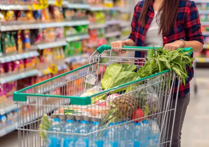 Ακρίβεια: Σοκάρουν τα στοιχεία της πενταετίας – Αυξήσεις έως 40% σε ενοίκια και βασικά αγαθά