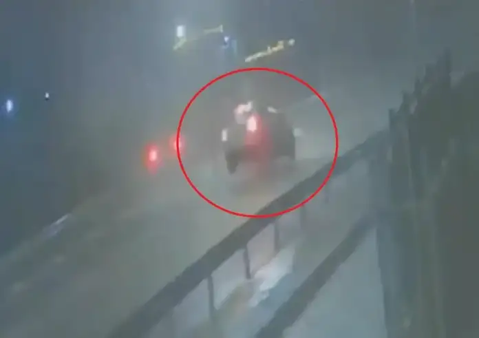 Ηλεία: Ανεμοστρόβιλος σήκωσε αυτοκίνητο και το αναποδογύρισε – «Είδα μαύρο στα μάτια μου»