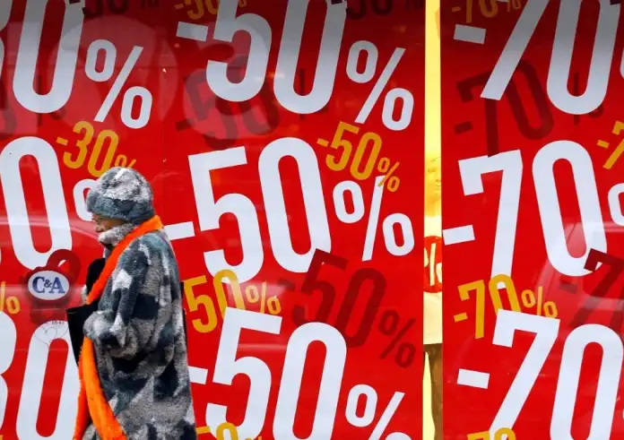 Χειμερινές Εκπτώσεις 2026: Πρεμιέρα με προσφορές πάνω από 50%. Τα στοιχεία-σοκ για την εορταστική αγορά