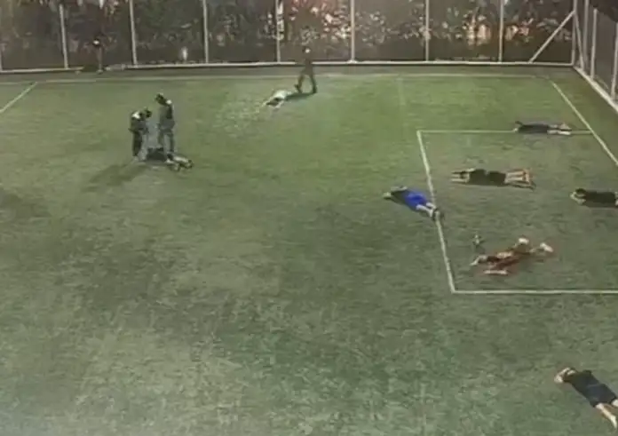 Σοκ στον Ισημερινό: Εκτέλεση σε γήπεδο ποδοσφαίρου από δράστες μεταμφιεσμένους σε αστυνομικούς