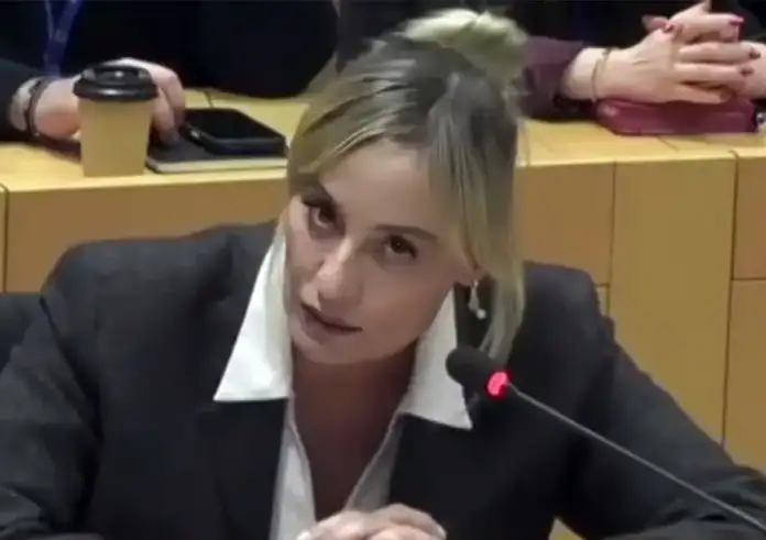 Ελεονώρα Μελέτη: Τα δάκρυα στο Ευρωκοινοβούλιο και η αποκάλυψη που σόκαρε – «Ήμουν θύμα κακοποίησης, ήμουν απλά τυχερή»
