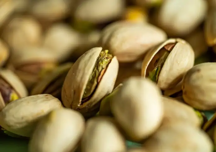 Φιστίκι Αιγίνης: Η ελληνική υπερτροφή που «καίει» λίπος και ρίχνει πίεση, ζάχαρο και χοληστερίνη
