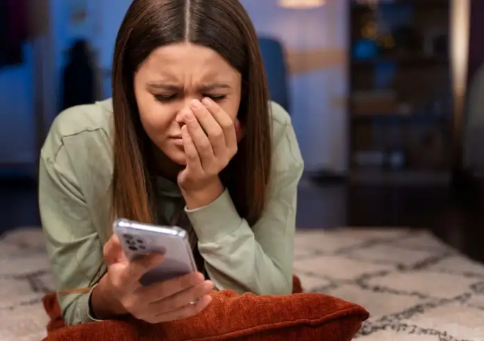 Ghosting: Γιατί εξαφανίζονται ξαφνικά χωρίς μια λέξη; Η ψυχολογική εξήγηση πίσω από την πιο «σκληρή» τάση των σχέσεων