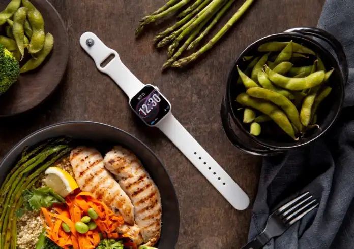 Ο κανόνας των 10 ωρών: Το μυστικό για να κάψετε το λίπος χωρίς δίαιτα – Γιατί το πότε τρώτε είναι πιο σημαντικό από το τι τρώτε