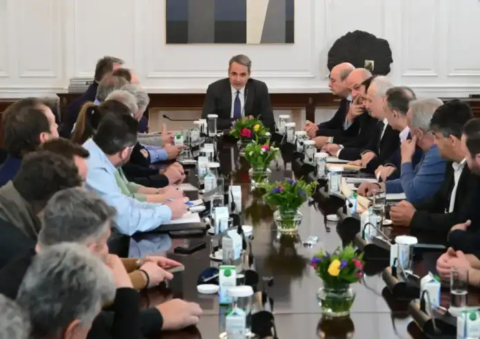 Αγρότες – Μαξίμου: Η επόμενη ημέρα μετά τον 3,5 ωρών «μαραθώνιο» – Πότε αναμένονται οι ανακοινώσεις Μητσοτάκη