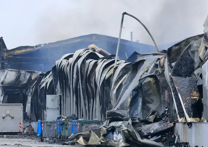 Τρίκαλα: Εντοπίστηκε η σορός της πέμπτης εργαζόμενης στη Βιολάντα – Το σενάριο της δευτερογενούς έκρηξης που «έλιωσε» τα πάντα