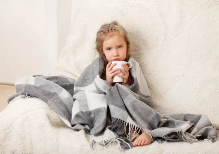 Ιανουάριος των ιώσεων: Πώς θα προστατέψετε τα παιδιά στο σχολείο – Τα απλά μέτρα που «κόβουν» τη μετάδοση