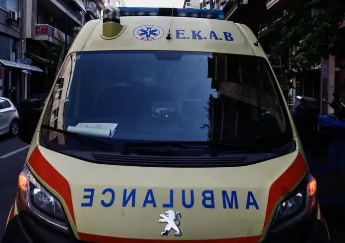 Θεσσαλονίκη: Συναγερμός στο κέντρο – Γυναίκα έπεσε από τον 3ο όροφο πολυκατοικίας