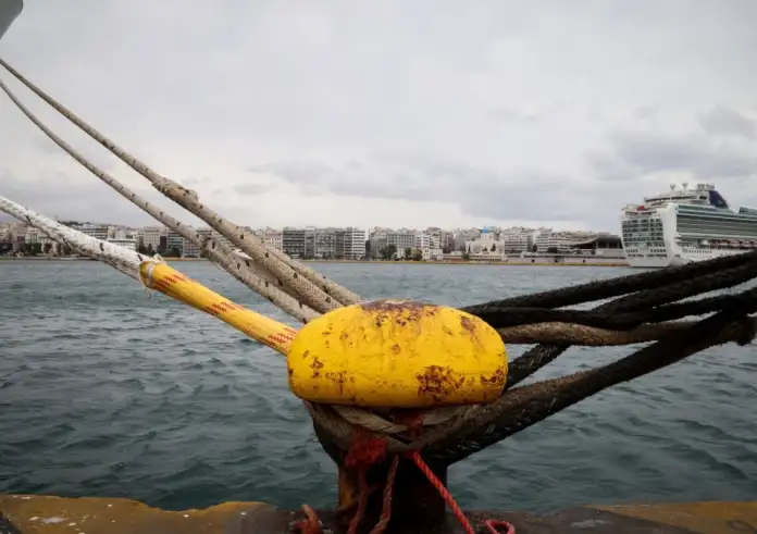 Απαγορευτικό απόπλου: Δεμένα τα πλοία στα λιμάνια – Ποια δρομολόγια ακυρώνονται