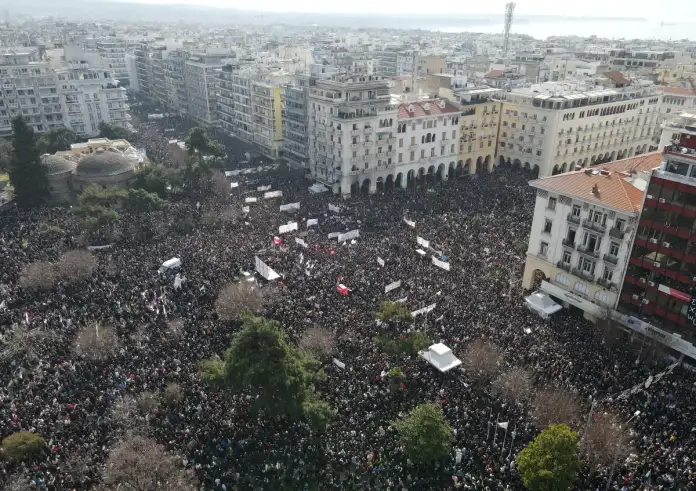 Τρία χρόνια από τα Τέμπη - Πανελλαδική απεργία της 28ης Φεβρουαρίου: Ποιοι απεργούν. Οι συγκεντρώσεις