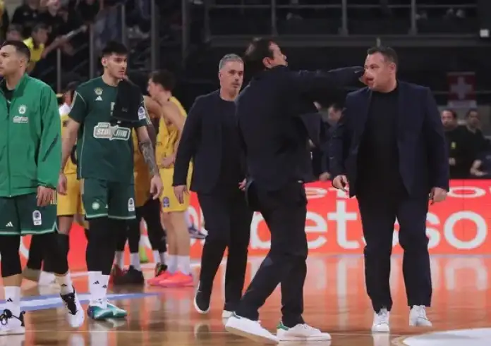 «Έκρηξη» στο Αλεξάνδρειο: Αποβλήθηκαν Αταμάν και Χολμς – Χαμός στο ντέρμπι Άρης - Παναθηναϊκός