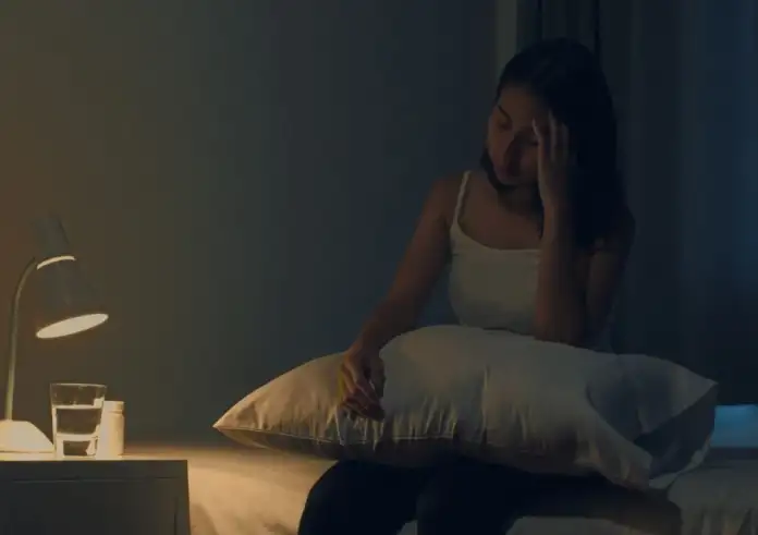 Γιατί ξυπνάτε κάθε βράδυ μεταξύ 3 και 4 το πρωί; Τι προσπαθεί να σας πει το σώμα σας