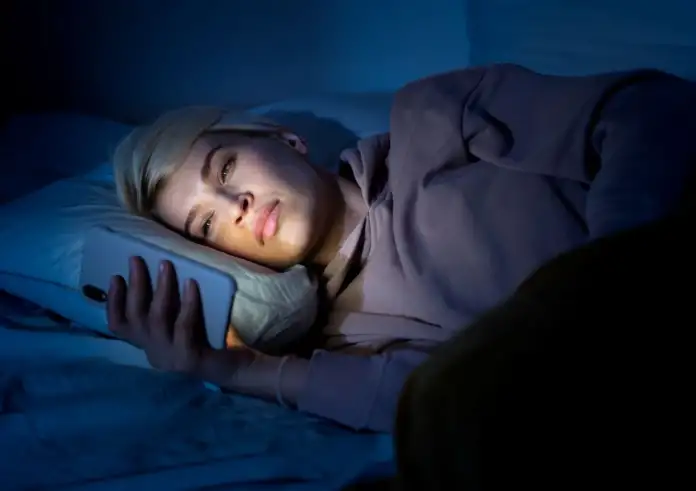 Γιατί ξυπνάτε κάθε βράδυ την ίδια ώρα; Τι προσπαθεί να σας πει ο οργανισμός σας