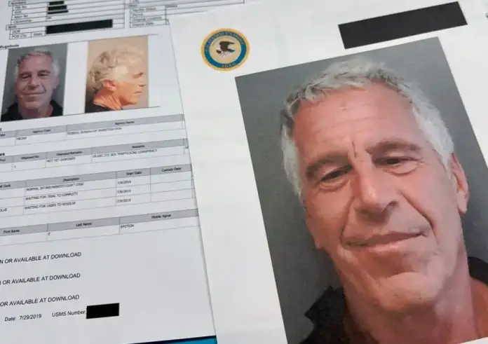 Το σημείωμα του Έπσταϊν πριν τον θάνατο: «Γιγάντια έντομα πάνω μου» – Νέες φωτογραφίες από το κελί