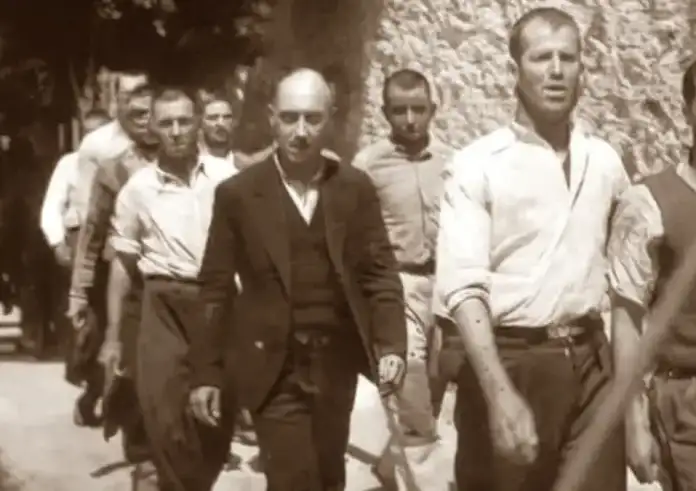 Ιστορικό ντοκουμέντο: Στη Γάνδη για τη γνησιότητα των φωτογραφιών από την εκτέλεση των «200» της Καισαριανής