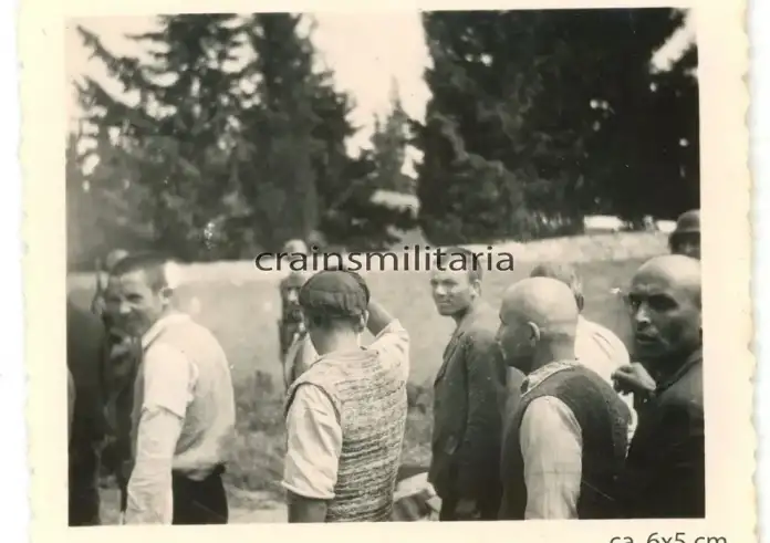 Τέλος στη δημοπρασία των φωτογραφιών της Καισαριανής στο eBay – Ταυτοποιήθηκαν οι πρώτοι ήρωες