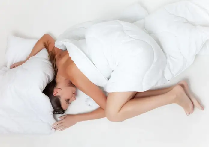 Πώς να κοιμηθείτε σωστά: Η «χρυσή» στάση για να μην ξυπνάτε ποτέ ξανά με πόνους