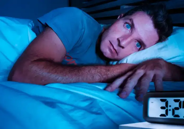 Γιατί το μάτι ανοίγει διάπλατα κάπου ανάμεσα στις 2 και τις 4 τα ξημερώματα;