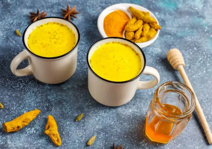Το χρυσό ρόφημα με κουρκουμά που θωρακίζει το ανοσοποιητικό