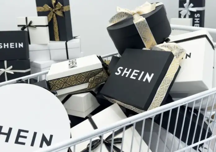 Ευρωπαϊκή «μέγγενη» στη Shein: Έρευνα για κούκλες του σεξ με παιδικά χαρακτηριστικά και «εθιστικούς» αλγόριθμους