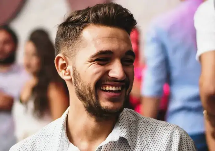 Θρήνος για τον 27χρονο δάσκαλο που «έφυγε» ξαφνικά στο Ρέθυμνο