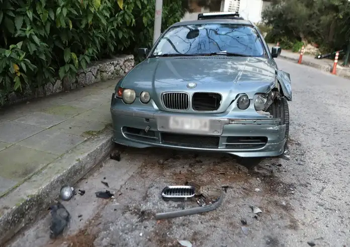 Συναγερμός στο Κολωνάκι: Πασίγνωστη τραγουδίστρια «ισοπέδωσε» πέντε αυτοκίνητα υπό την επήρεια αλκοόλ