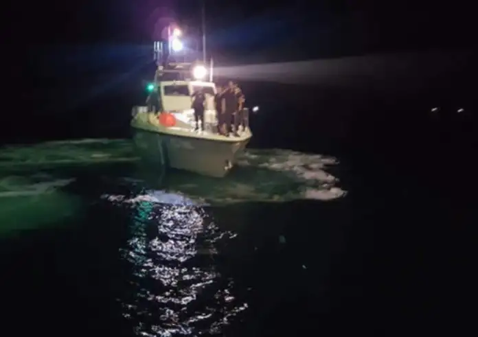 Τραγωδία στη Χίο: Πέντε νεκροί μετά την ένοπλη σύγκρουση Λιμενικού με διακινητές – Μάχη για τους τραυματίες