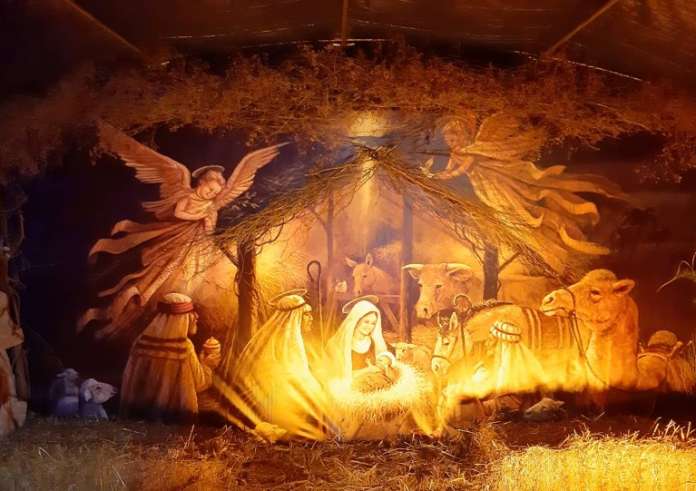 Το madata.gr σας εύχεται Καλά Χριστούγεννα - Η γέννηση του Χριστού ας φέρει την ελπίδα