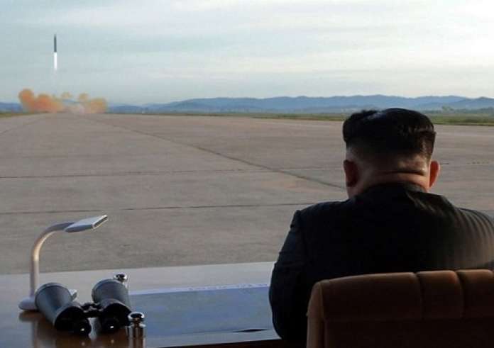 Βόρεια Κορέα: Απειλεί με πυρηνικά αντίποινα στην επίδειξη στρατιωτικής δύναμης από τις ΗΠΑ στην περιοχή