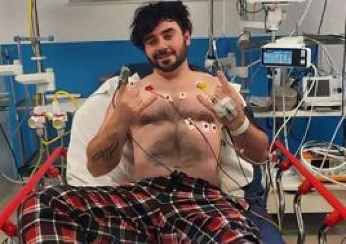 Έπαιζε PlayStation στο σαλόνι του και τον χτύπησε κεραυνός