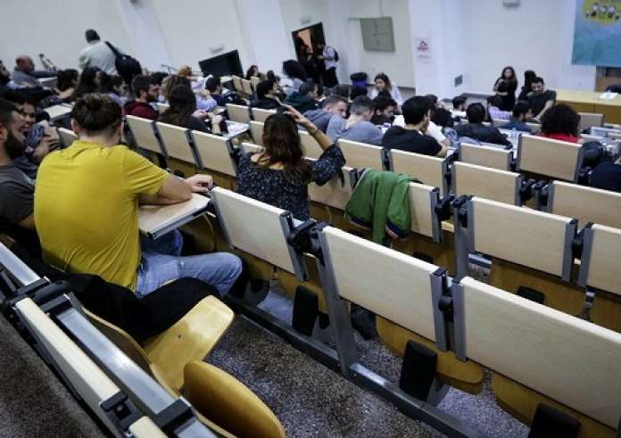 Βάσεις 2024: Κενές 10.000 θέσεις στα ΑΕΙ - Τέσσερις σχολές χωρίς πρωτοετή φοιτητή