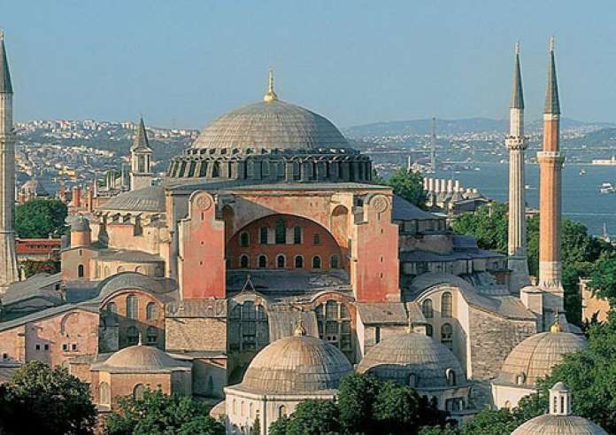 Ο Ερντογάν βάζει εισιτήριο στην Αγία Σοφία σε Έλληνες και όλους τους ξένους επισκέπτες