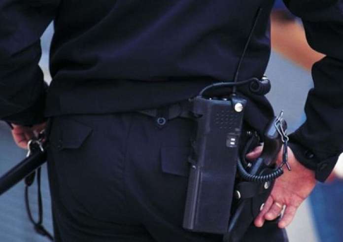 Θρίλερ στην Ελευσίνα: Αστυνομικός έχει «ταμπουρωθεί» στο σπίτι του – Στο σημείο διαπραγματευτής της ΕΛ.ΑΣ.
