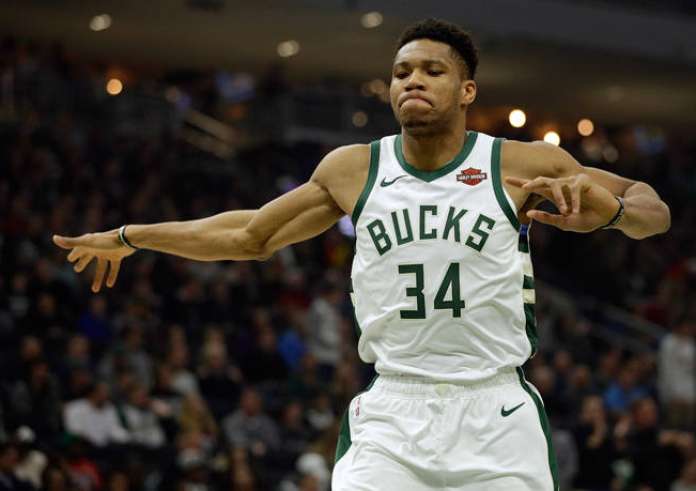 Ο Γιάννης Αντετοκούνμπο στην κορυφή του Top 5 στο ΝΒΑ με εντυπωσιακό κάρφωμα