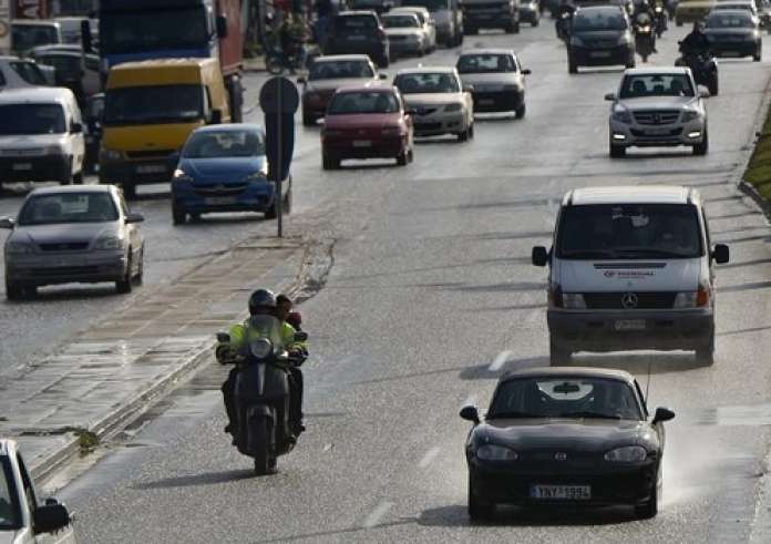 Κίνηση τώρα: Χάος στους δρόμους - Καθυστερήσεις σε Κηφισό και Αττική Οδό