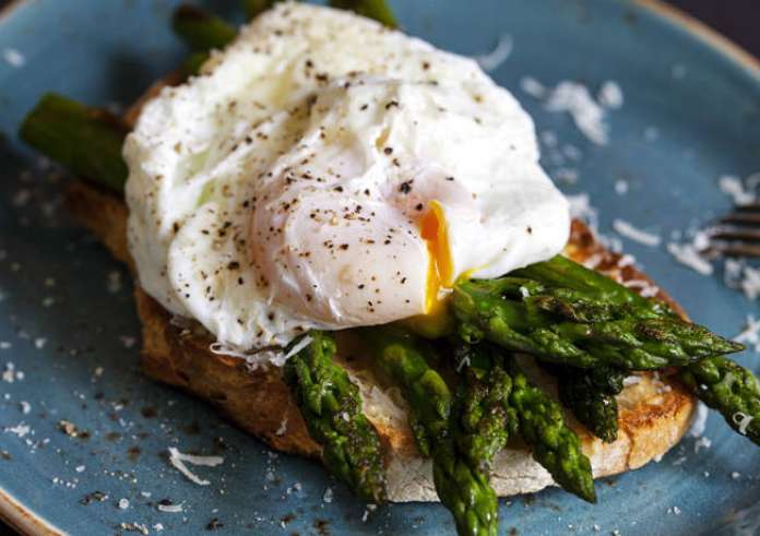 Αυγά: Είναι καλύτερο να μην τα τρώμε το καλοκαίρι;