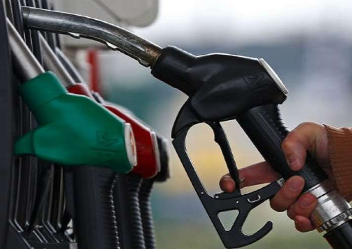 Καλπάζει η τιμή της βενζίνης - Ξεπέρασε τα 2 ευρώ στην περιφέρεια