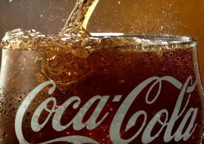 Τραμπ: Αλλάζει βασικό συστατικό της Coca-Cola - «Είναι απλώς καλύτερη!»